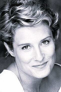 Элли Уоррен