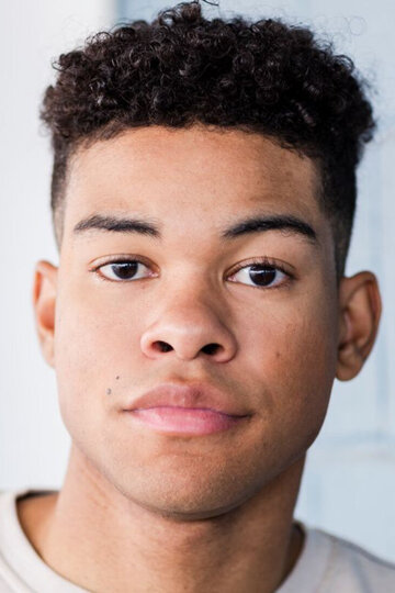 Эллисон Букер