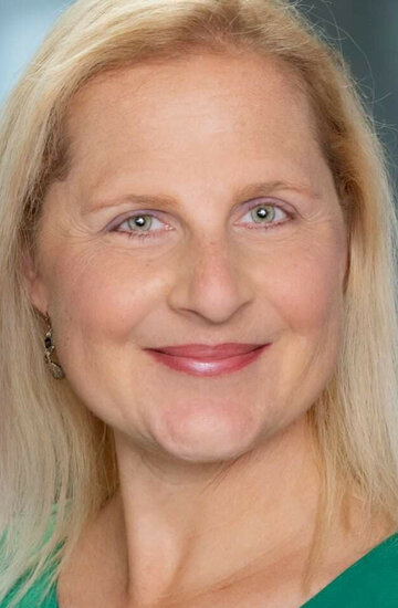 Анджела Абади